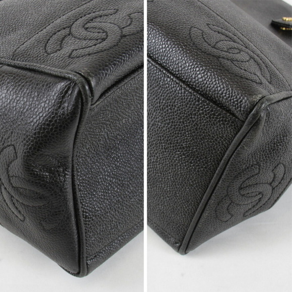 CHANEL Black Leather Shoulder Bag - Picture 4 of 9